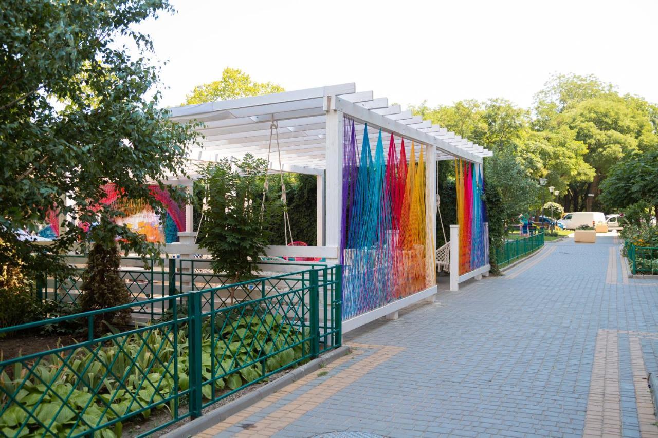 Ваша Квартира В Одессе - У Самого Моря! Odessa Esterno foto