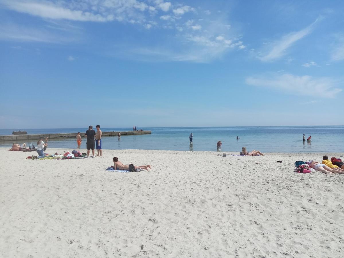 Ваша Квартира В Одессе - У Самого Моря! Odessa Esterno foto