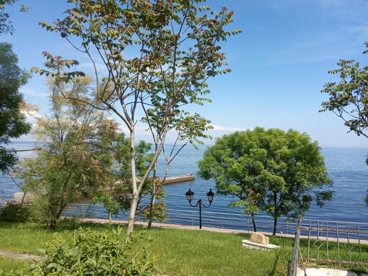 Ваша Квартира В Одессе - У Самого Моря! Odessa Esterno foto