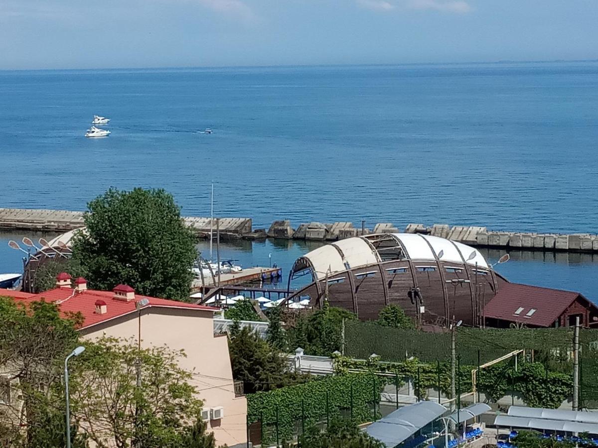 Ваша Квартира В Одессе - У Самого Моря! Odessa Esterno foto