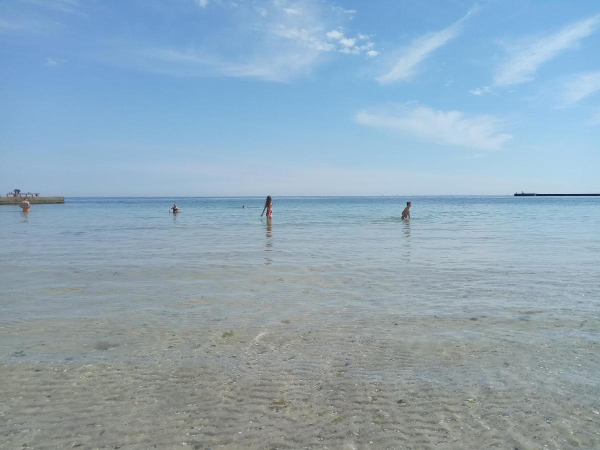 Ваша Квартира В Одессе - У Самого Моря! Odessa Esterno foto